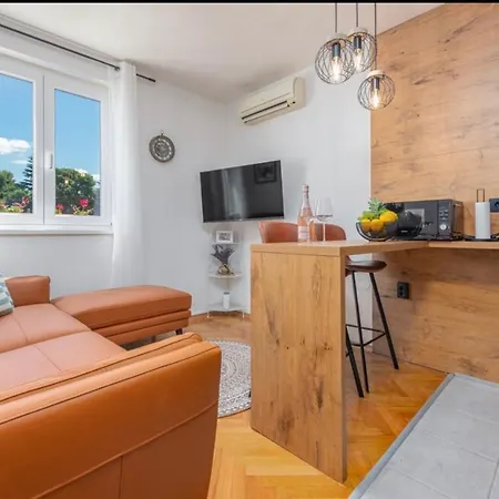 Daniela Di Задар